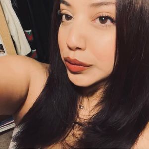 Meet your Posher, Crystal